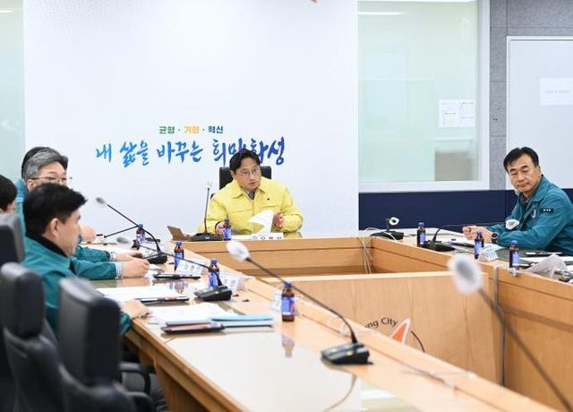 오후석 경기도 행정2부지사, 화성시 축산농가 등 폭설 피해 복구 상황 점검