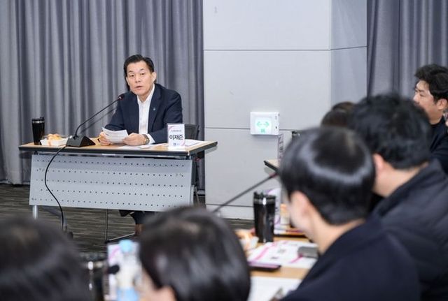 이재준 수원시장이 발언하고 있다.