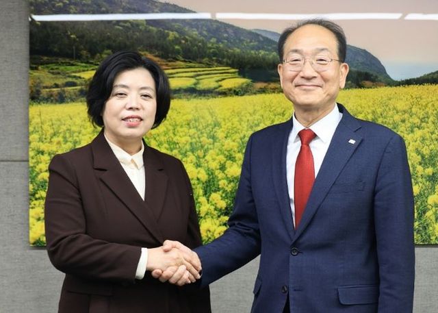 신계용 과천시장, 국가철도공단과 협의 통해 시민 편의와 안전 개선 나서…지하철 역사 5개소 시설개선 조기 착공 강력 요청