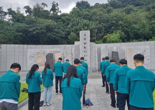 공주 보훈공원 참배