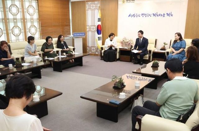 경기도의회 김진경 의장, 22일 경기도어린이집연합회 관계자 접견...'건강하고 안전한 보육환경 조성해야'