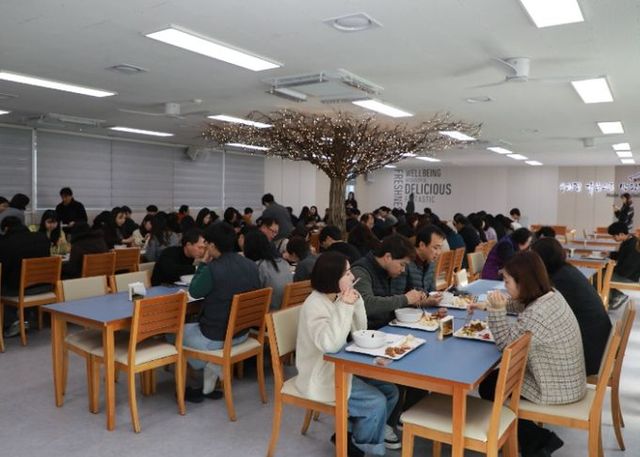 수원시 권선구, 직원 격려를 위한 떡국나눔