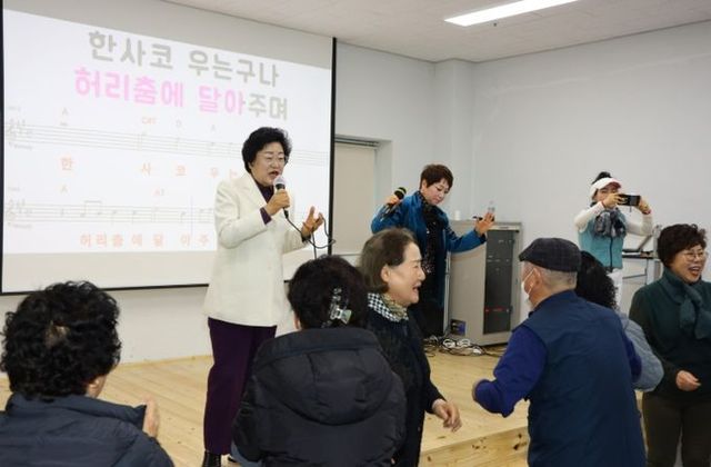 김경희 이천시장, 설맞이 ‘이천시 남부노인복지관’ 방문