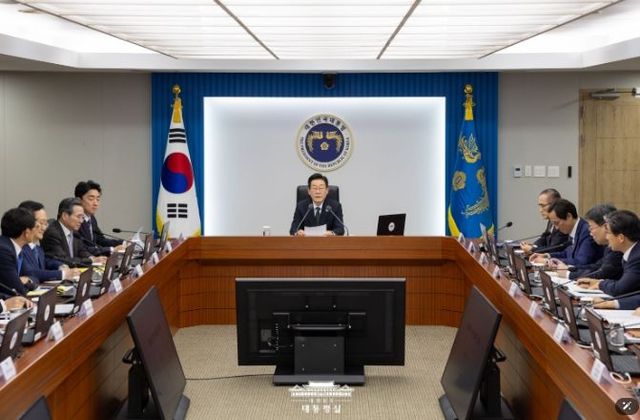 제13차 대통령 주재 수석·보좌관 회의