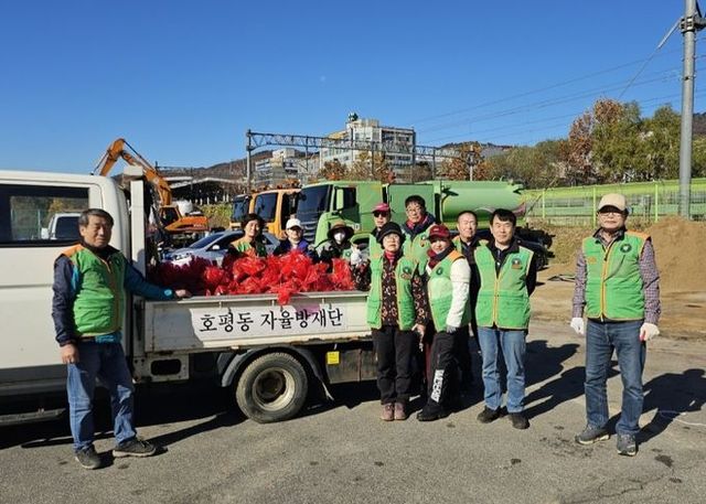 남양주시 호평동, 자율방재단과 함께 설해 대응 모래주머니 1,500개 제작