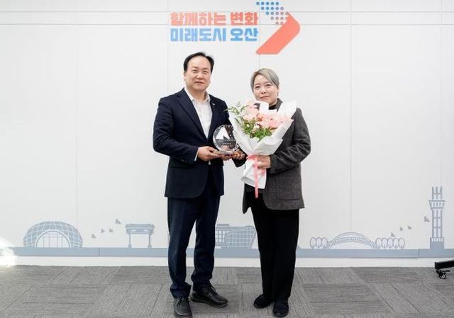 오산시, '오산 세교맘 동행' 카페 매니저 김안나씨 1일 명예시장 위촉
