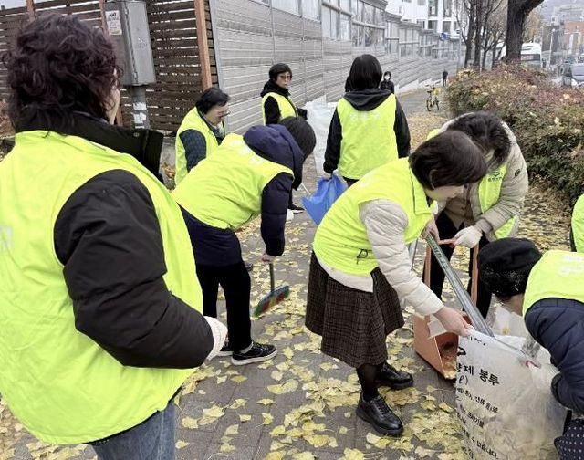 수원시 영통구 매탄1동, 초겨울 도로 낙엽 및 우수전 집중 정비
