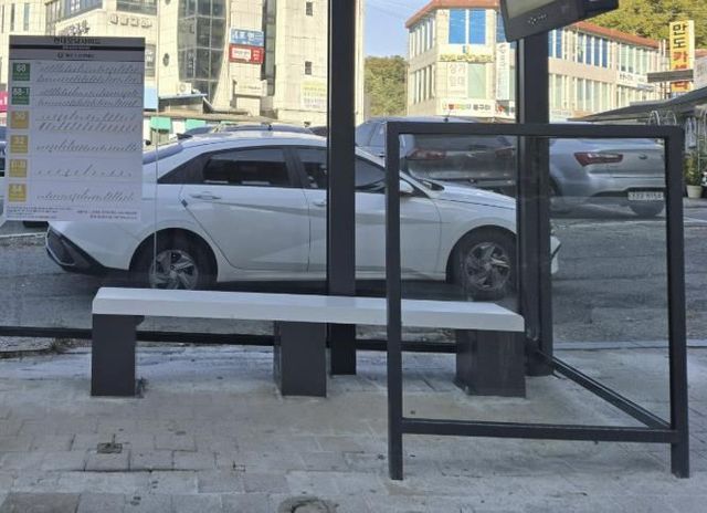 기흥구는 구 내 주요 버스승차대 13곳에 온열 의자를 설치했다