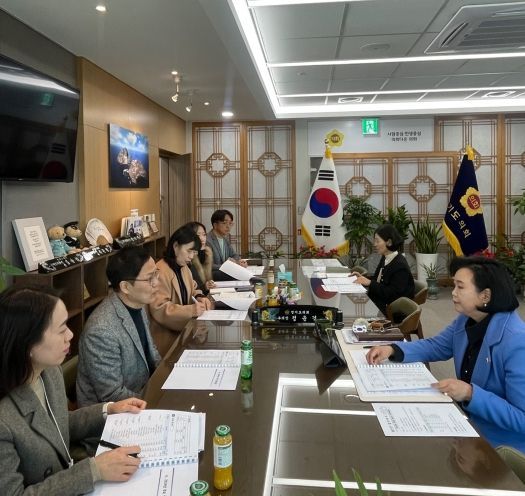 경기도의회 부의장 정윤경, 2025년 의회사무처 주요업무 보고 받아