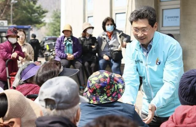 이상일 용인특례시장, 문화협회 푸드뱅크 격려 방문