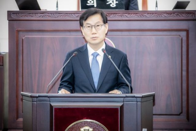 5분 자유발언중인 이해남 의원 사진