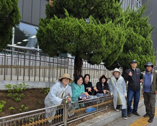 남양주시 오남읍, 시민정원사와 함께 ‘꽃 피는 읍사무소’ 조성