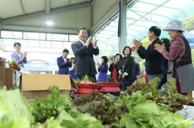 의왕시, 2025년 농산물 직거래장터 '행복한 농부마켓' 개장