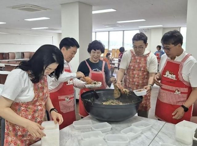 여주시 대신면 지사협, 정성 가득한 '어르신 한끼뚝딱' 밑반찬 봉사로 따뜻한 나눔 실천!