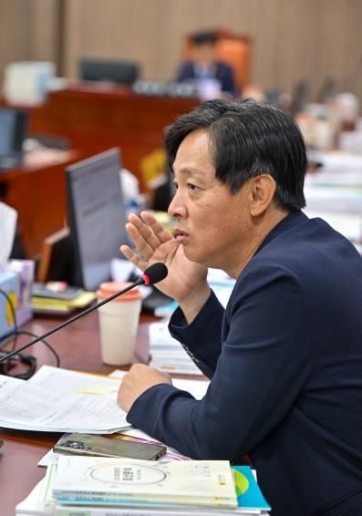 경기도의회 박세원 의원, 행정처리 미비, 투명성 훼손...평생교육진흥원 미수금 문제 질타