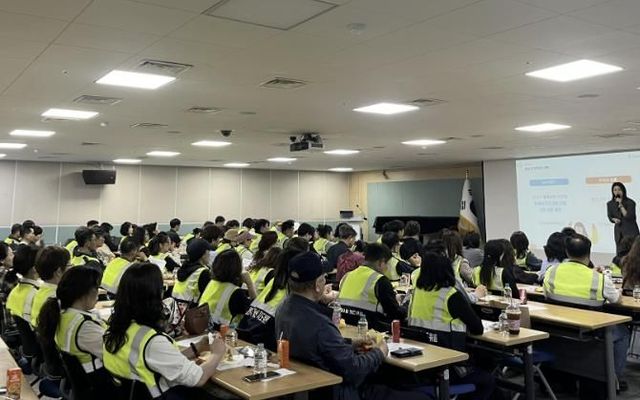 용인특례시가 기흥구청에서 진행한 '청소년지도위원 역량강화 교육'
