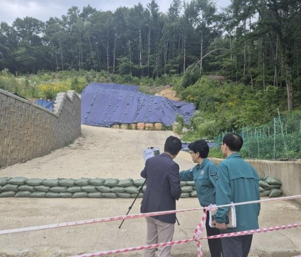 기흥구는 여름철 장마를 앞두고 지역 내 하천 시설물, 건설 현장, 지하차도 등을 대상으로 집중 안전점검을 했다