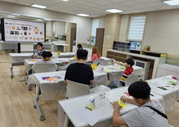 가평 조종 청소년들, 폐의약품 수거함 제작