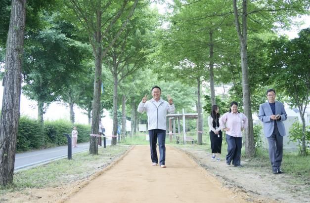 여주시, 흙향기 맨발길 조성 현장 점검