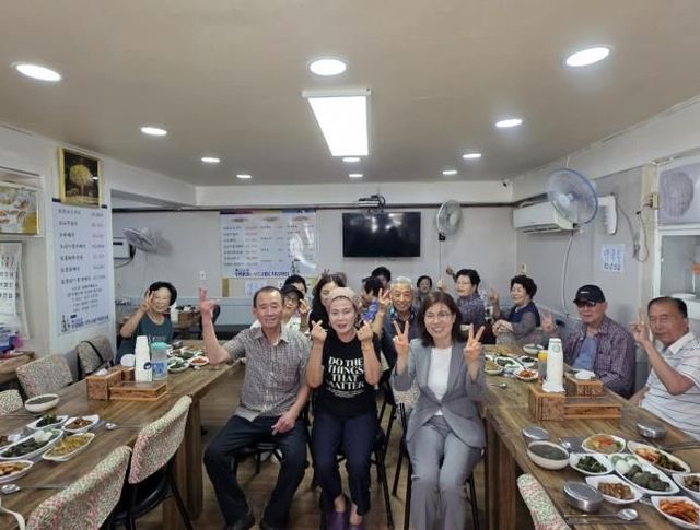 수원시 영통구 매탄2동 관내 착한가격업소 늘푸른 밥상, 경로당 어르신께 따뜻한 식사 대접