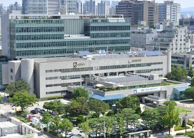 수원시청사 전경.