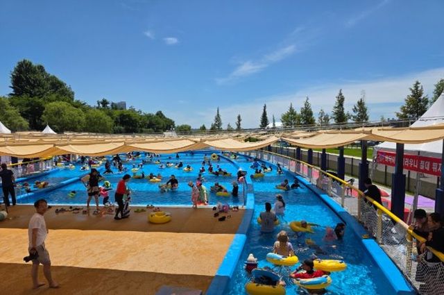 여주 오학 물놀이장 임시 개장 ‘성공적’, 천명 넘게 와 7월 15일부터 정식 개장 기대감 높아져
