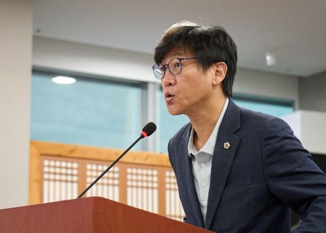 경기도의회 안전행정위원회 국중범 의원(더불어민주당, 성남4)