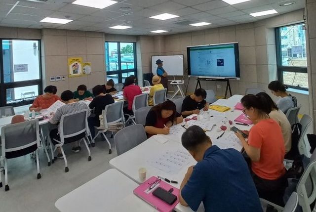 양주 덕정 행복마을관리소, ‘한자 쓰며 소통하는 마을’…세대공감 확산