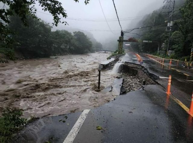 극한 폭우 속 빛난 가평군 공직자‧주민 '귀감'
