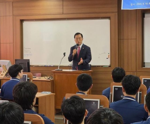 경기도의회 이제영 의원, '찾아가는 반도체 교실' 찾아 격려