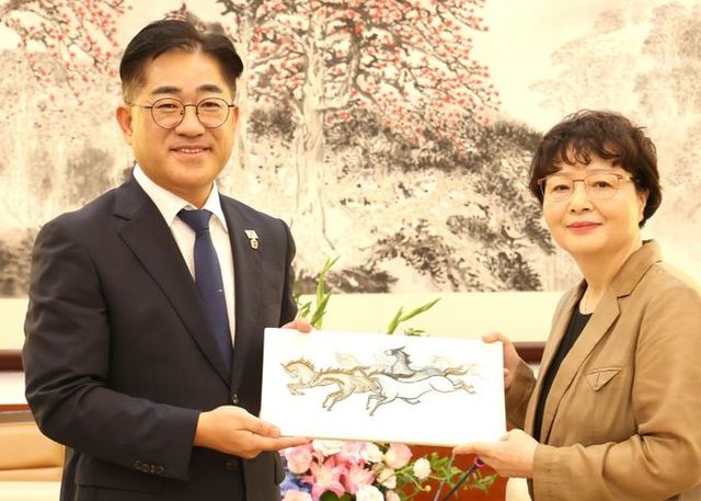 경기도의회 중국 광둥성 친선의원연맹 대표단, 광둥성 인민대표대회 상무위원회 방문