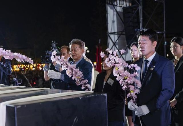 배정수 의장 헌화 모습