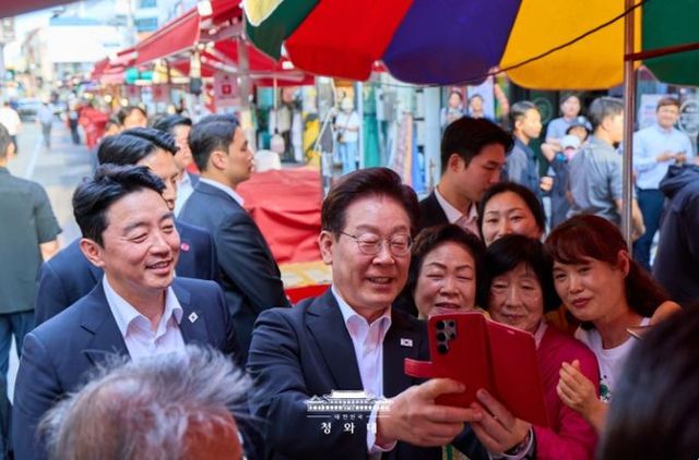 안동 구시장 방문(청와대)