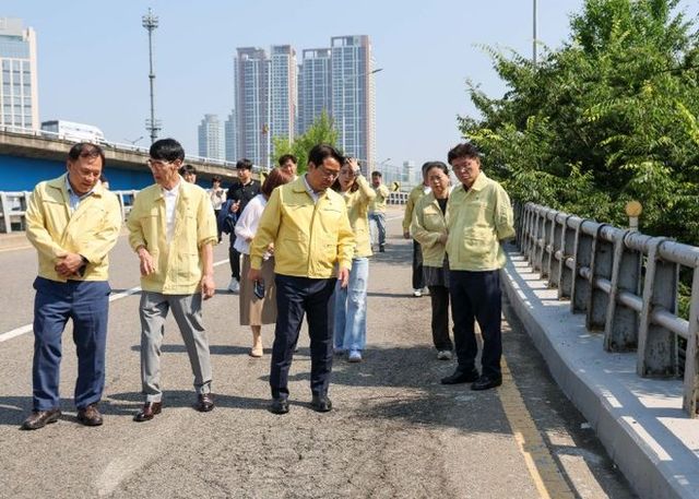 한대희 군포시장 당선인, 금정고가차도 긴급보수 현장 점검