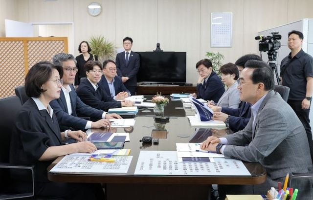 추미애 지사, 박홍근 기획예산처 장관 면담