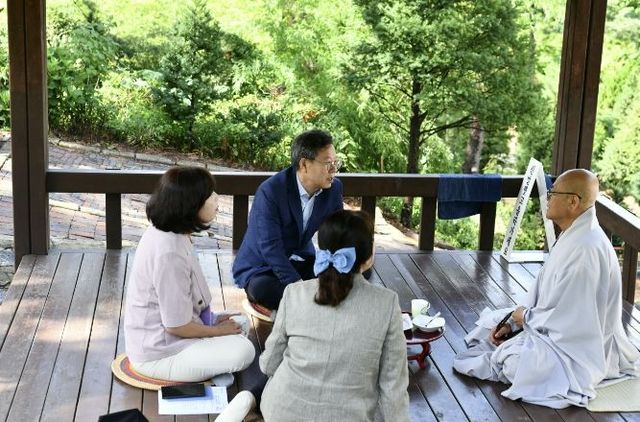 수원시 영통구 박사승 구청장, 지역 종교기관 방문으로 소통 행정 강화