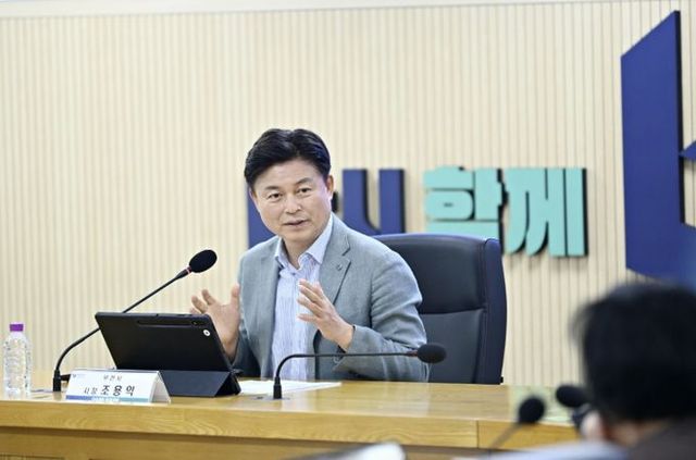 조용익 부천시장이 ‘삼정동 레미콘 공장 일대 종합관리대책 수립 TF’ 제3차 회의에서 발언하고 있다.