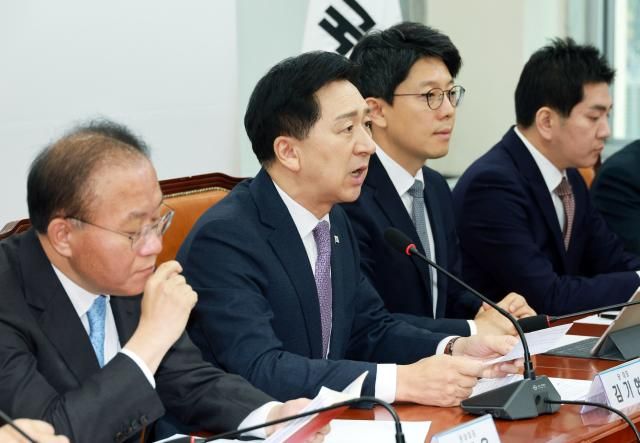 발언하는 김기현 대표 서울연합뉴스 한종찬 기자 국민의힘 김기현 대표가 9일 오전 국회에서 열린 최고위원회의에서 발언하고 있다 2023119 sabaynacokr2023-11-09 091321 저작권자 ⓒ 1980-2023 ㈜연합뉴스 무단 전재 재배포 금지저작권자 ⓒ 1980-2023 ㈜연합뉴스 무단 전재 재배포 금지