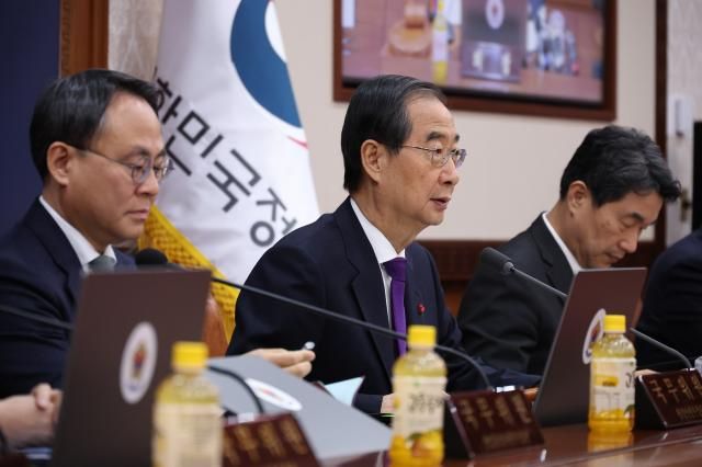 한덕수 국무총리가 12일 정부서울청사에서 열린 국무회의에 참석해 발언하고 있다 사진연합뉴스