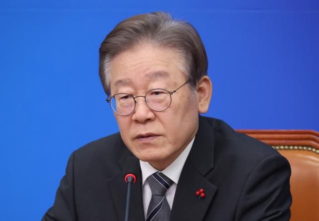 이재명 대표 발언 서울연합뉴스 신준희 기자 더불어민주당 이재명 대표가 20일 국회에서 열린 최고위원회의에서 발언을 하고 있다 20231220 hamaynacokr2023-12-20 095428 저작권자 ⓒ 1980-2023 ㈜연합뉴스 무단 전재 재배포 금지저작권자 ⓒ 1980-2023 ㈜연합뉴스 무단 전재 재배포 금지