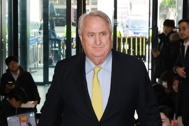 출근하는 인요한 혁신위원장 서울연합뉴스 한종찬 기자 국민의힘 인요한 혁신위원장이 7일 서울 여의도 국민의힘 당사로 출근하고 있다 2023127 sabaynacokr2023-12-07 102914 저작권자 ⓒ 1980-2023 ㈜연합뉴스 무단 전재 재배포 금지저작권자 ⓒ 1980-2023 ㈜연합뉴스 무단 전재 재배포 금지