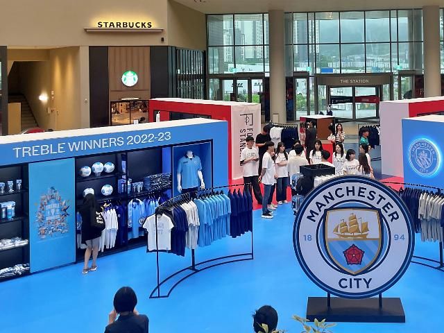 롯데프리미엄아울렛 타임빌라스에 열린 풋볼 스탠다드 팝업스토어 전경 사진롯데쇼핑