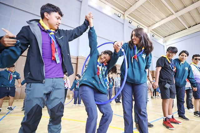 태풍으로 실내 활동 즐기는 잼버리 대원들 서울연합뉴스 10일 오전 전북 임실군 관촌면 청소년원에 머무는 에콰도르 피지 잼버리 스카우트 대원들이 단체 활동을 즐기고 있다 2023810 임실군 제공 재판매 및 DB 금지 photoynacokr2023-08-10 195250 저작권자 ⓒ 1980-2023 ㈜연합뉴스 무단 전재 재배포 금지저작권자 ⓒ 1980-2023 ㈜연합뉴스 무단 전재 재배포 금지