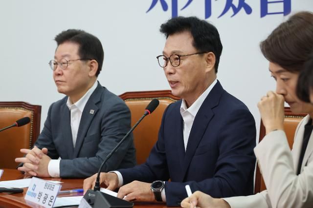 박광온 더불어민주당 원내대표가 지난 14일 오전 국회에서 열린 최고위원회의에 발언하고 있다 사진연합뉴스