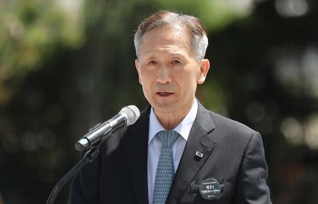 김관진 전 국방부장관이 지난달 5일 오후 경북 칠곡군 다부동 전적기념관에서 열린 고 백선엽 대장 동상 제막식에서 축사하고 있다 사진연합뉴스