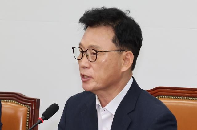 박광온 더불어민주당 원내대표가 4일 국회 당 사무실에서 최고위 회의를 하고 있다 사진연합뉴스
