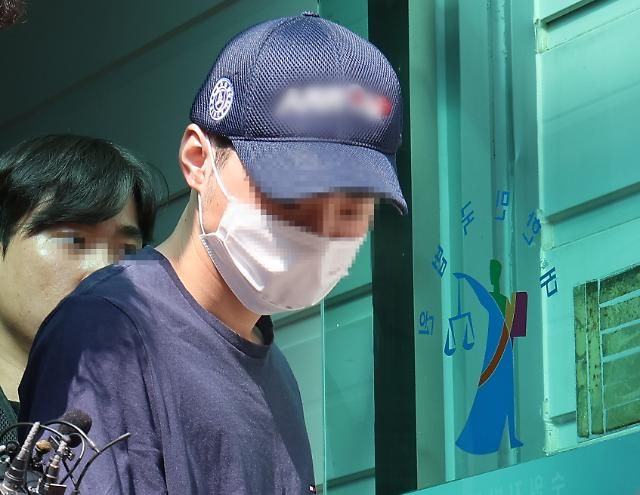 영장실질심사 마친 분당 흉기 난동 피의자 성남연합뉴스 홍기원 기자 14명의 부상자가 발생한 분당 흉기 난동 사건 피의자 최모 씨가 5일 오후 경기도 성남시 수원지방법원 성남지원에서 구속 전 피의자 심문영장실질심사을 마치고 나오고 있다 202385 xanaduynacokr2023-08-05 155703 저작권자 ⓒ 1980-2023 ㈜연합뉴스 무단 전재 재배포 금지저작권자 ⓒ 1980-2023 ㈜연합뉴스 무단 전재 재배포 금지