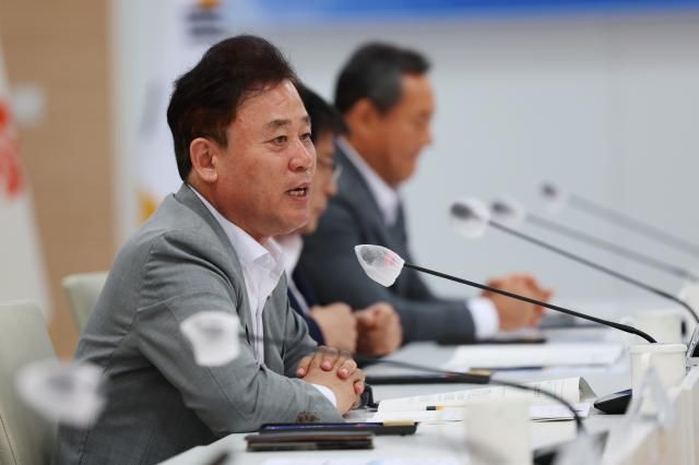 발언하는 송갑석 최고위원 광주연합뉴스 천정인 기자 11일 오후 광주 서구 광주시청 중회의실에서 열린 더불어민주당-광주광역시 예산정책협의회에서 송갑석 최고위원이 발언하고 있다 2023911 inyynacokr2023-09-11 155731 저작권자 ⓒ 1980-2023 ㈜연합뉴스 무단 전재 재배포 금지저작권자 ⓒ 1980-2023 ㈜연합뉴스 무단 전재 재배포 금지