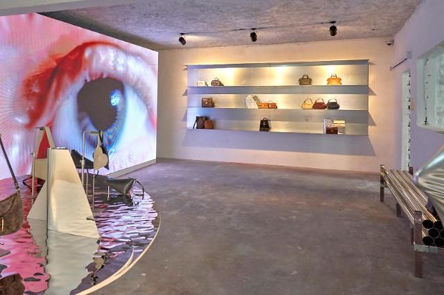 쿠론_23FW_프레젠테이션_전경 사진코오롱FnC