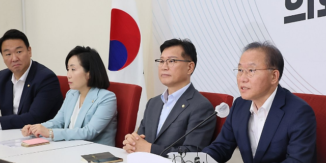 서울연합뉴스 이정훈 기자 국민의힘 윤재옥 원내대표가 6일 국회에서 열린 대선 공작 게이트 대응 긴급 대책회의에서 발언하고 있다 202396 